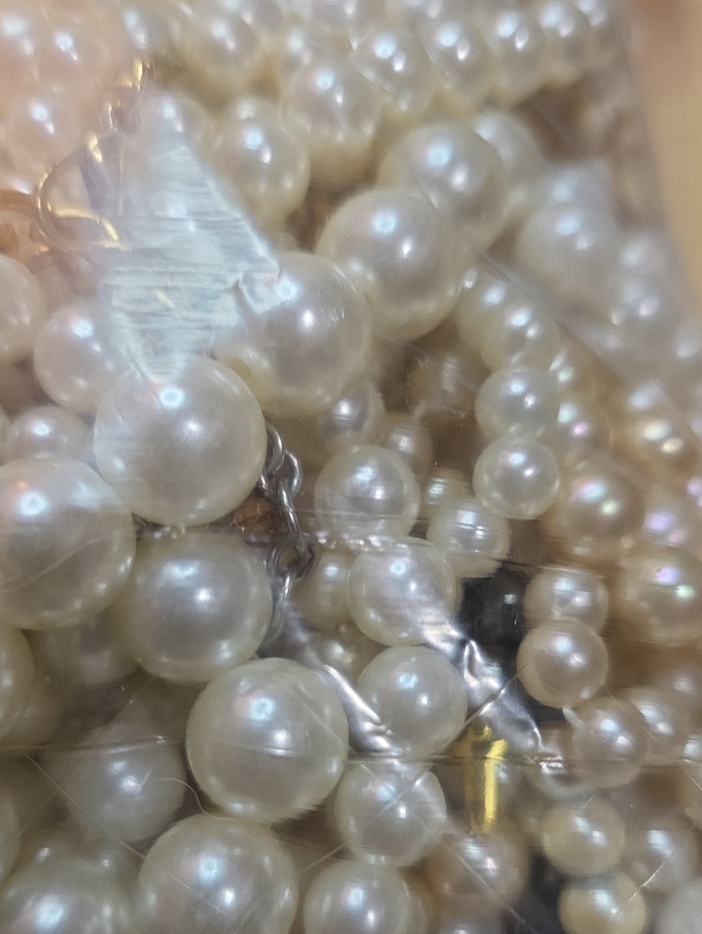 RESELLERS!!! 4.6 LBS  BAG OF JEWELRY! PEARLS! LOT OF JEWELRY. ALL WAERABLE. - Picture 4 of 7